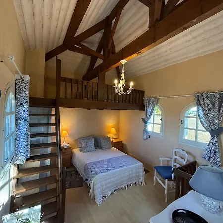 Dom wakacyjny Charming Little House In Condom