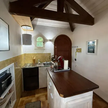 Charming Little House In Dom wakacyjny